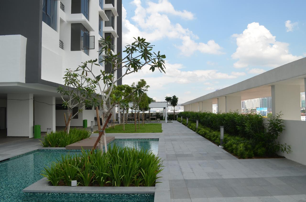1 Tebrau Suites By Subhome Johor Bahru Ngoại thất bức ảnh