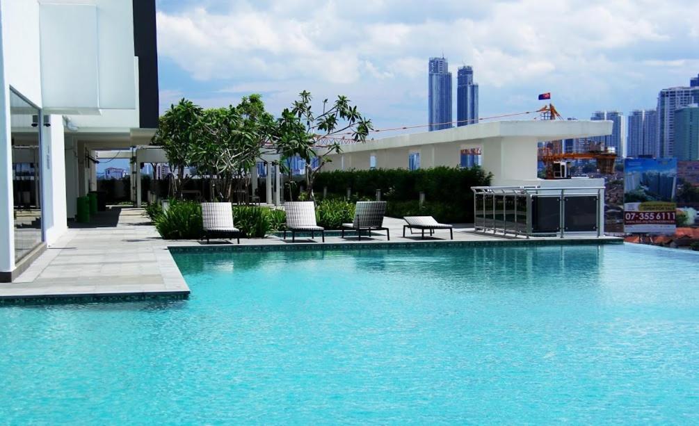 1 Tebrau Suites By Subhome Johor Bahru Ngoại thất bức ảnh