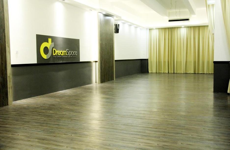 1 Tebrau Suites By Subhome Johor Bahru Ngoại thất bức ảnh