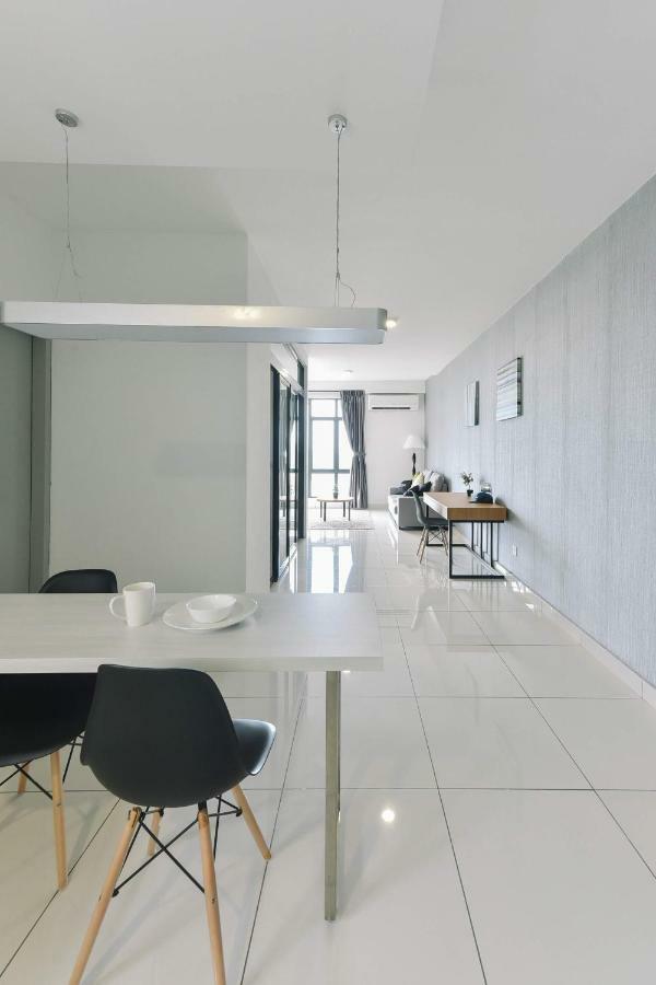 1 Tebrau Suites By Subhome Johor Bahru Ngoại thất bức ảnh