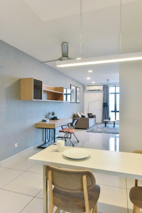 1 Tebrau Suites By Subhome Johor Bahru Ngoại thất bức ảnh